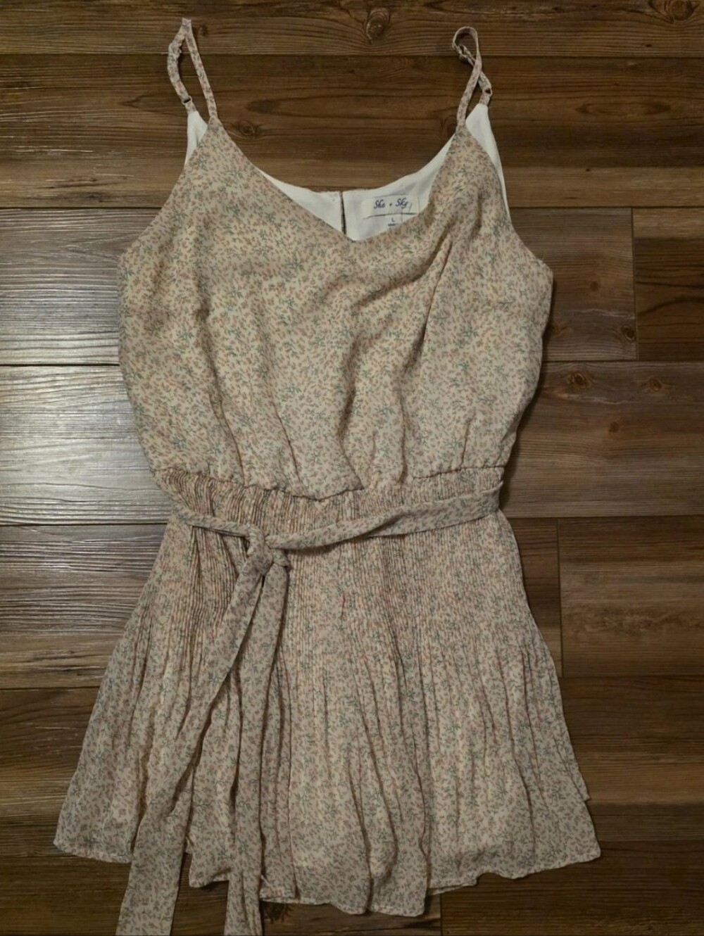 She + Sky Floral Tie-Waist Romper Size Large Beige